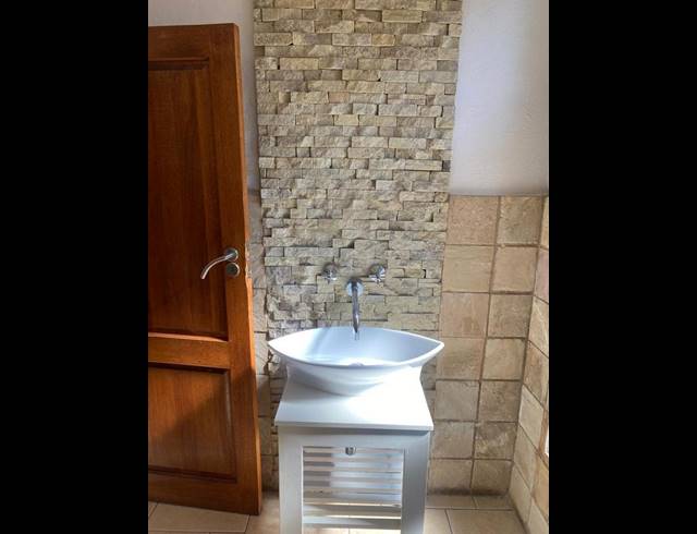4 BEDROOM HOUSE FOR SALE IN MIDSTREAM ESTATE